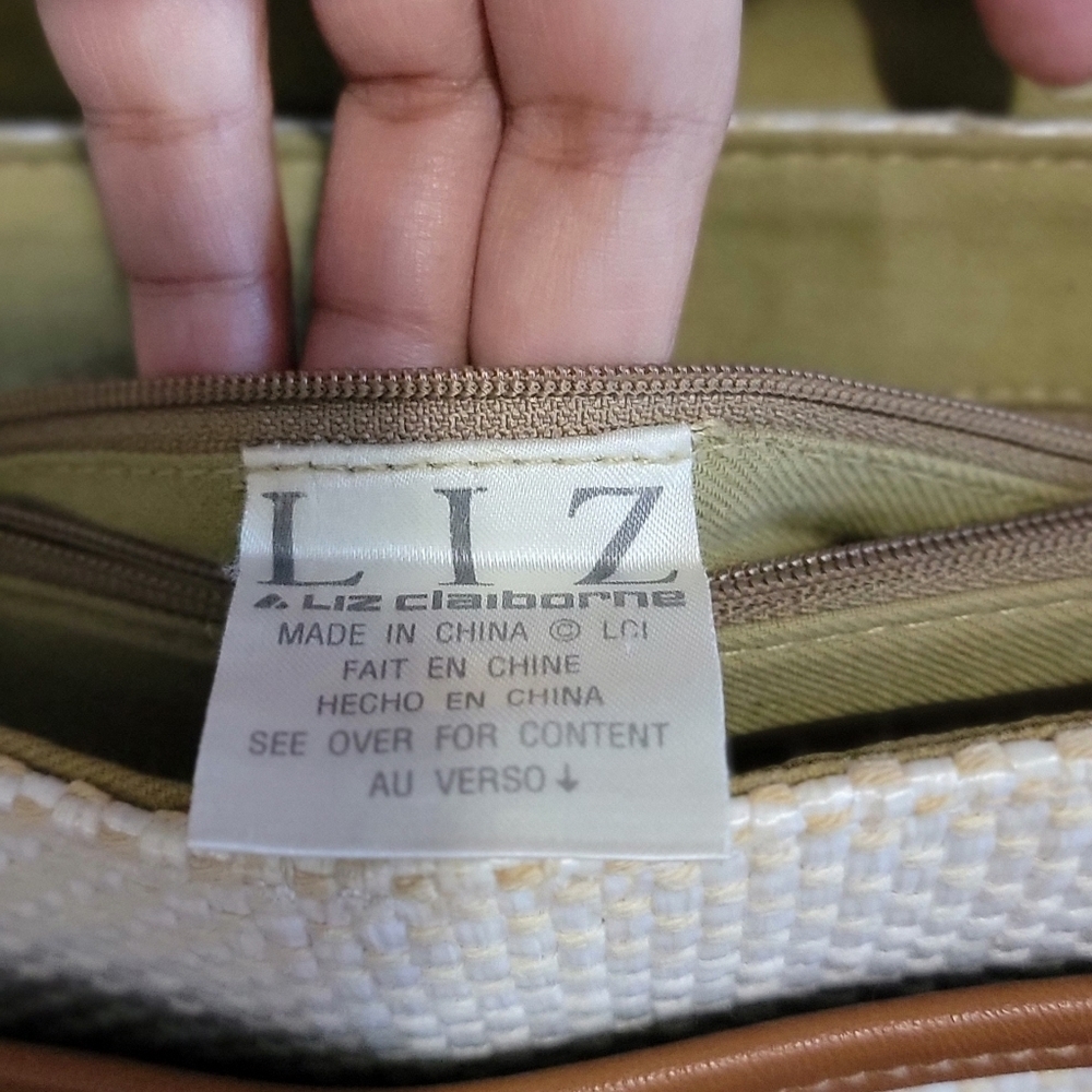 ❤️Liz Claiborne  Cross Body - Picture 5 of 13